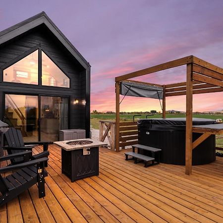 Modern Tiny Cabin, With Hot Tub In Choteau Mt Zewnętrze zdjęcie