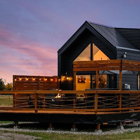Modern Tiny Cabin, With Hot Tub In Choteau Mt Zewnętrze zdjęcie